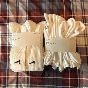 Nike white socks 6 pairs!